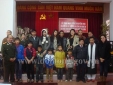 Người mẫu Thuý Hằng, Thuý Hạnh và đại diện các báo, doanh nghiệp Hà Nội thăm và tặng quà các em học sinh nghèo vượt khó học giỏi